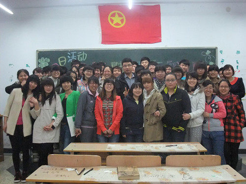 公司13级工程管理1班成功开展“雷锋精神在我心”演讲比赛活动